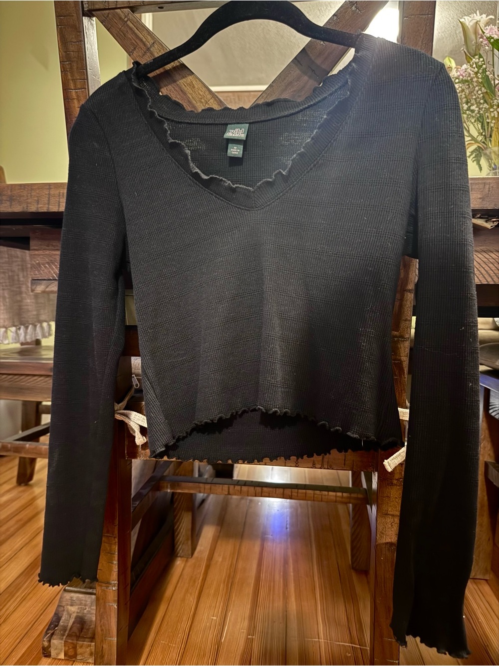wild fable Black Ribbed V‑Neck Lettuce-Edge Long Sleeve Crop Top